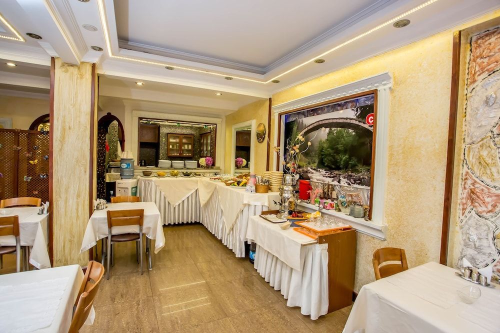 undefined Pera Capitol 9