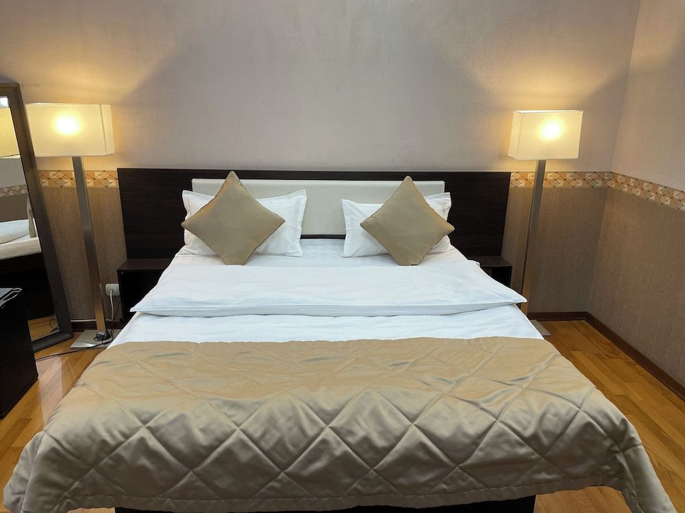 Apartment 5 Economy Double Room 4