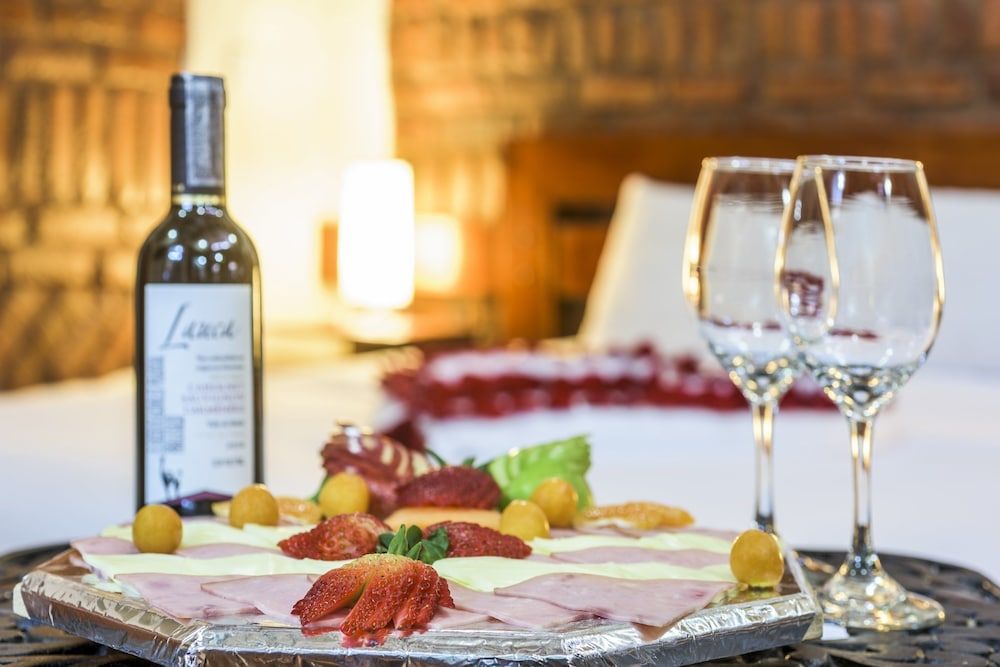 Room Service - Dining