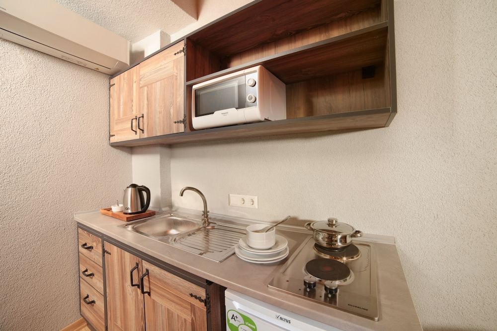 Ardilas Residence Standard Studio Suite 4