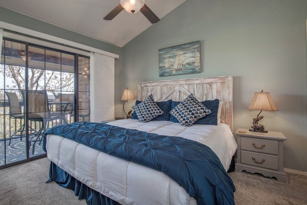 Basic Condo, 2 Bedrooms, 2 Bathrooms