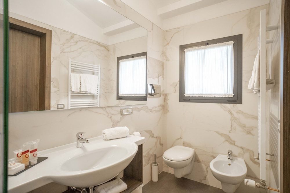 Hotel Guerro Standard Triple Room 4