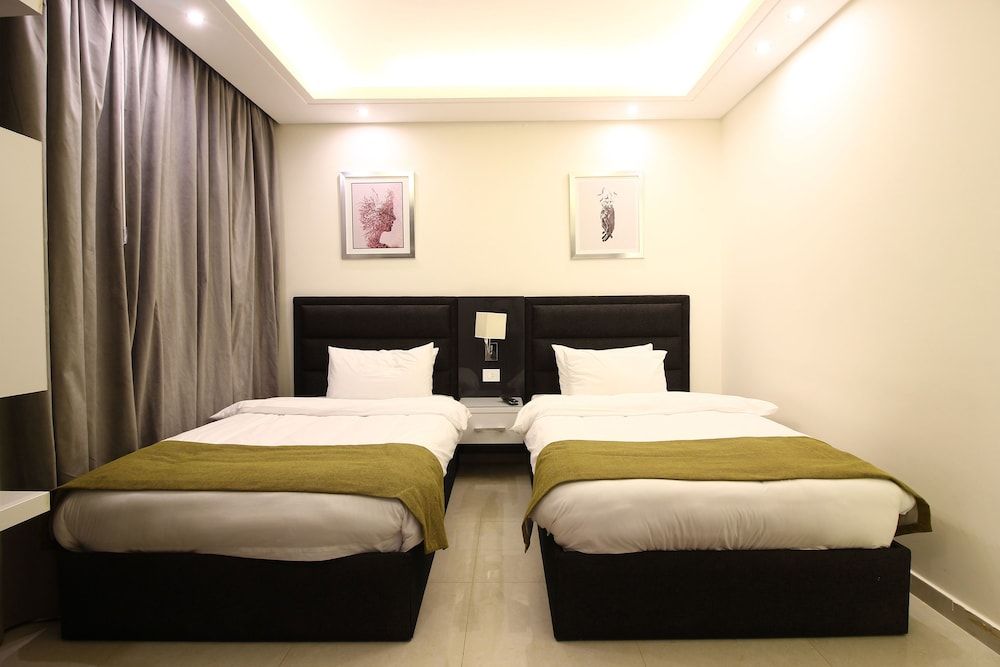 undefined Palm Ville Suites 5