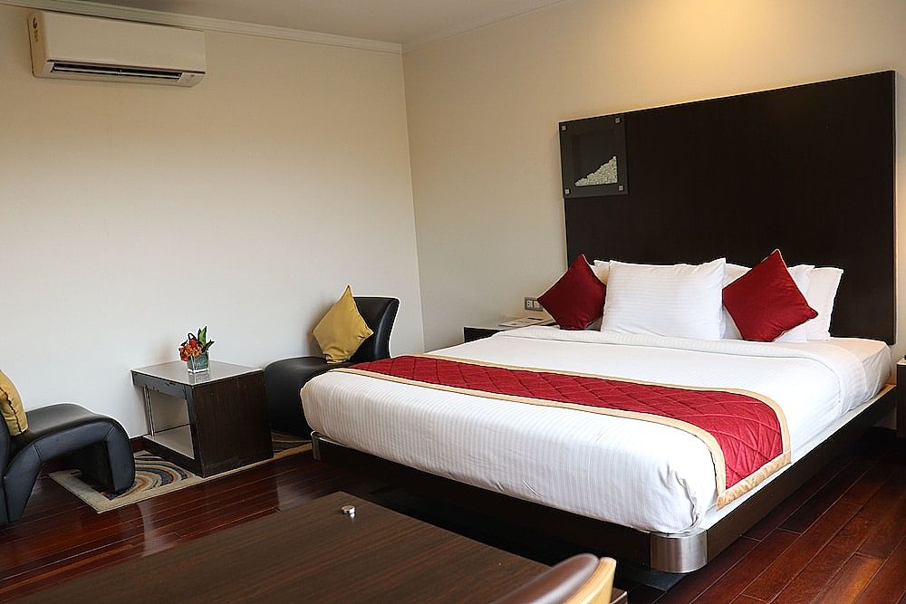 Club Suite Room
