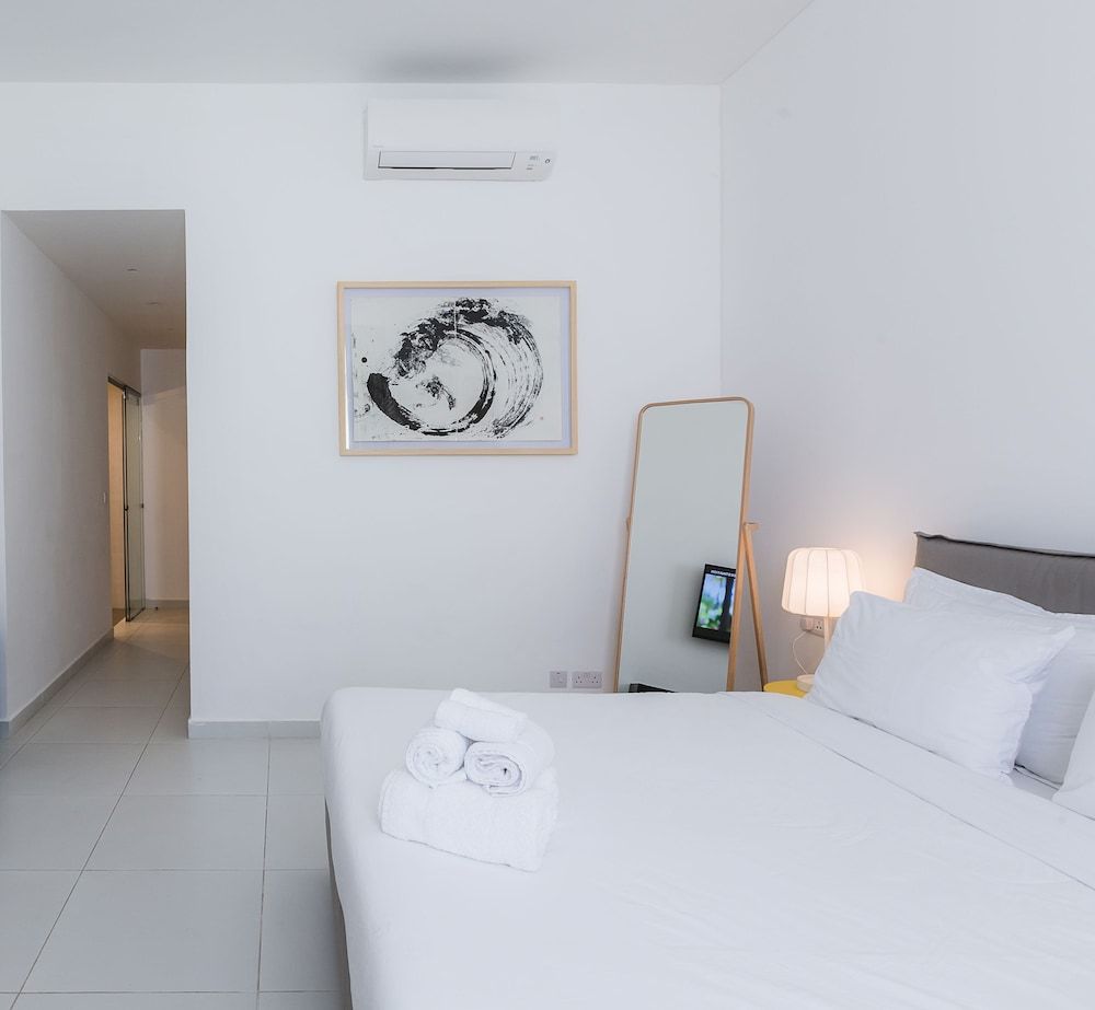 Two Pillows Boutique Hostel Luxury Suite, City View 3