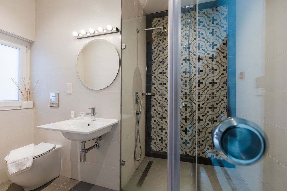 Two Pillows Boutique Hostel Luxury Suite, City View 6