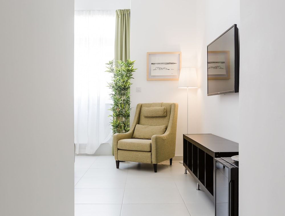 Two Pillows Boutique Hostel Luxury Suite, City View 4