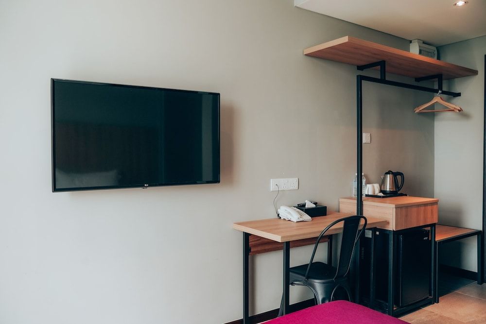 Amigo Hotel Bintulu Deluxe Double Room, 1 King Bed 6