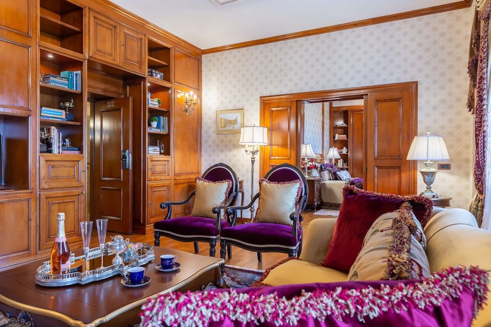 Diplomat Suite