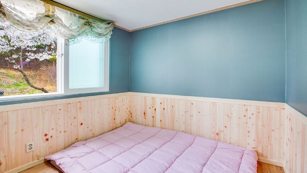 Vellise Pension Rose 4