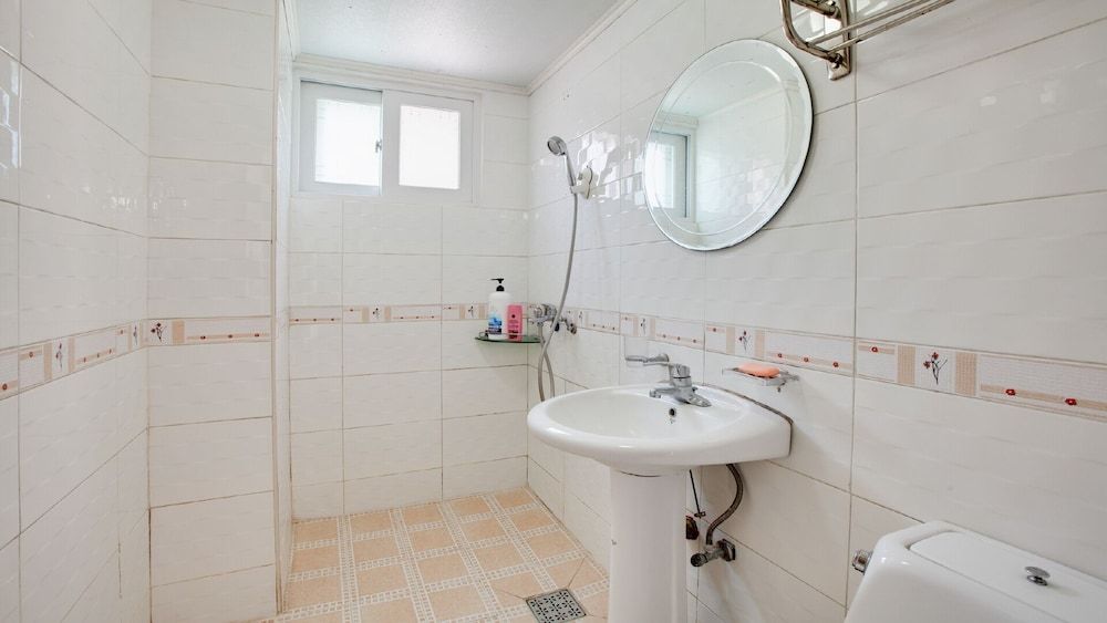 Vellise Pension Rose 3