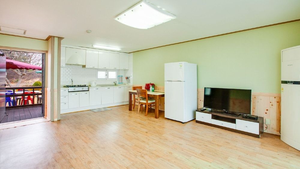 Vellise Pension Rose 6