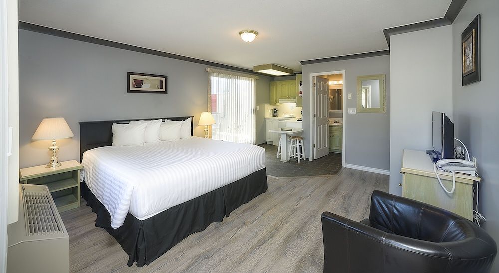 Studio Suite, Lakeside