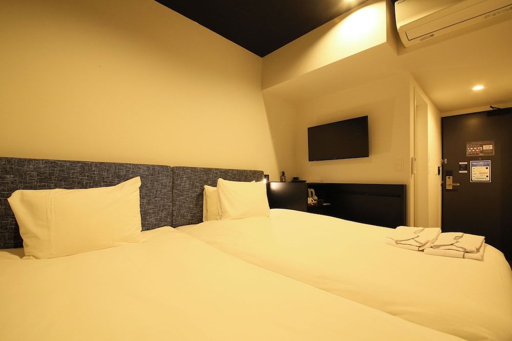 undefined HOTEL TRAD Replay 2