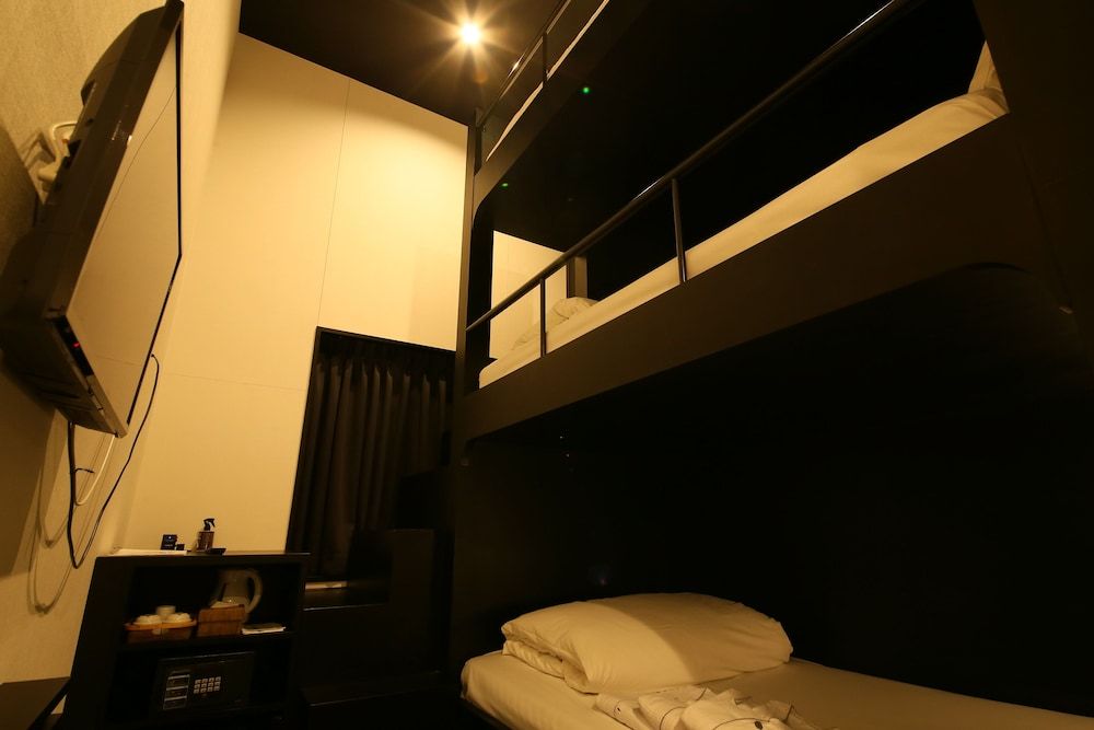 undefined HOTEL TRAD Replay