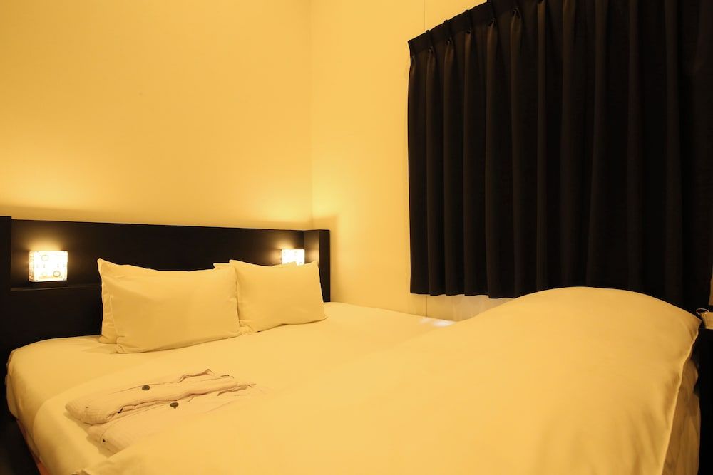 undefined HOTEL TRAD Replay 4