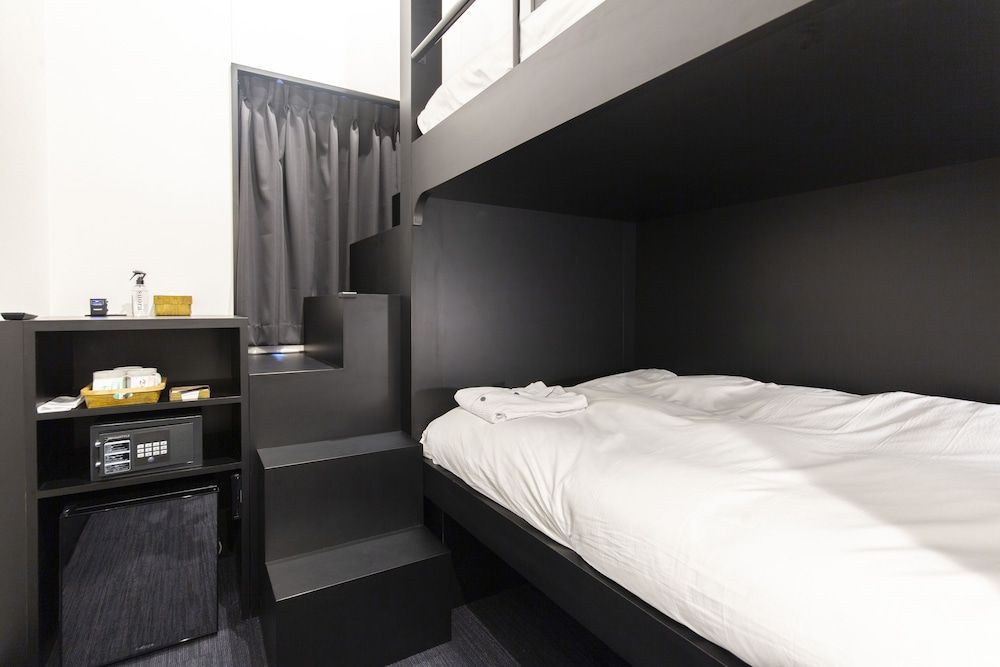 HOTEL TRAD Replay Triple Bunk Room, Non Smoking 3