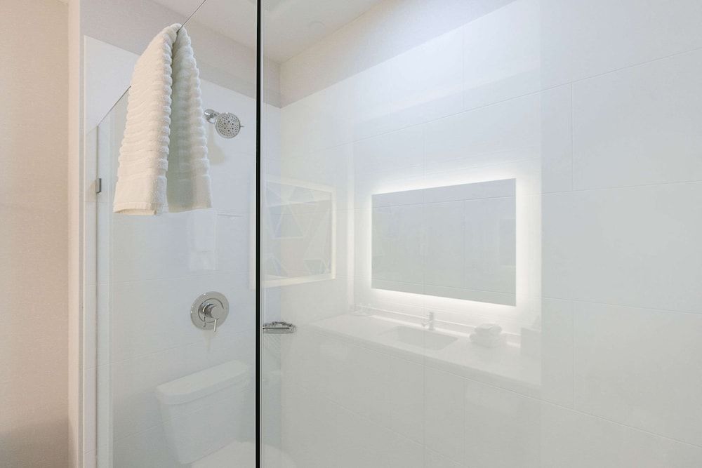 Comfort Inn & Suites Gaylord Suite, 1 King Bed with Sofa bed, Non Smoking (No Pets) 4