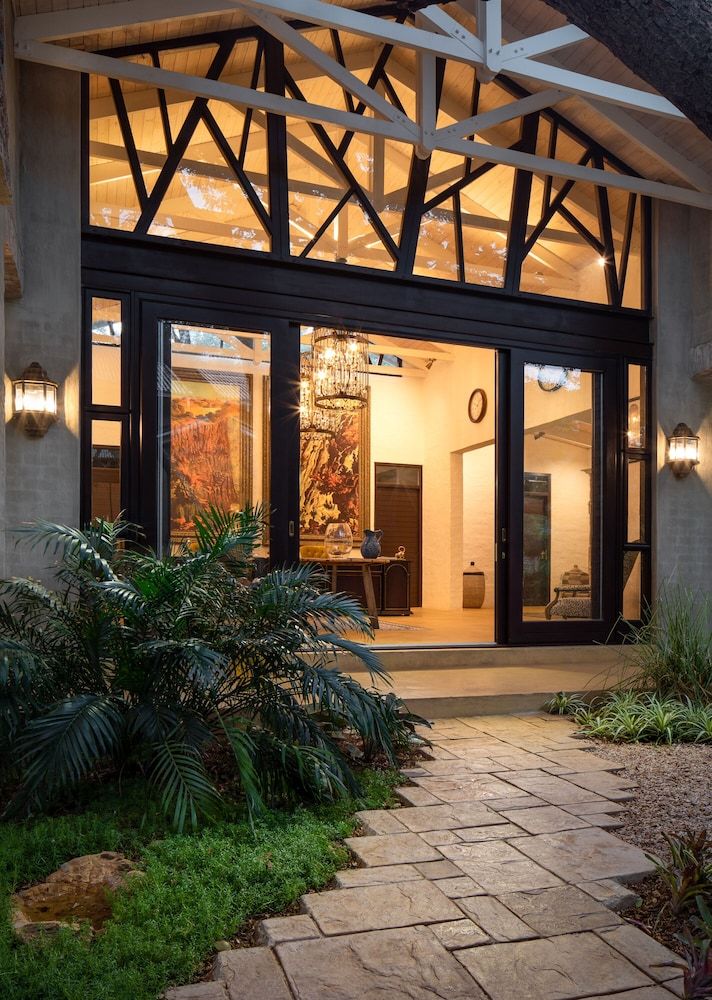undefined Mbano Manor Hotel Victoria Falls 4