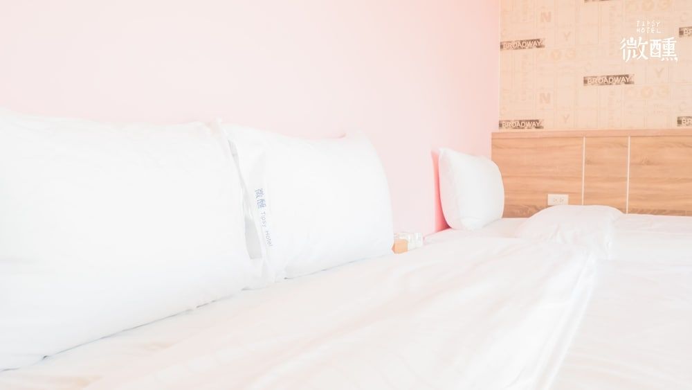 TipsyHotel Standard Triple Room 2