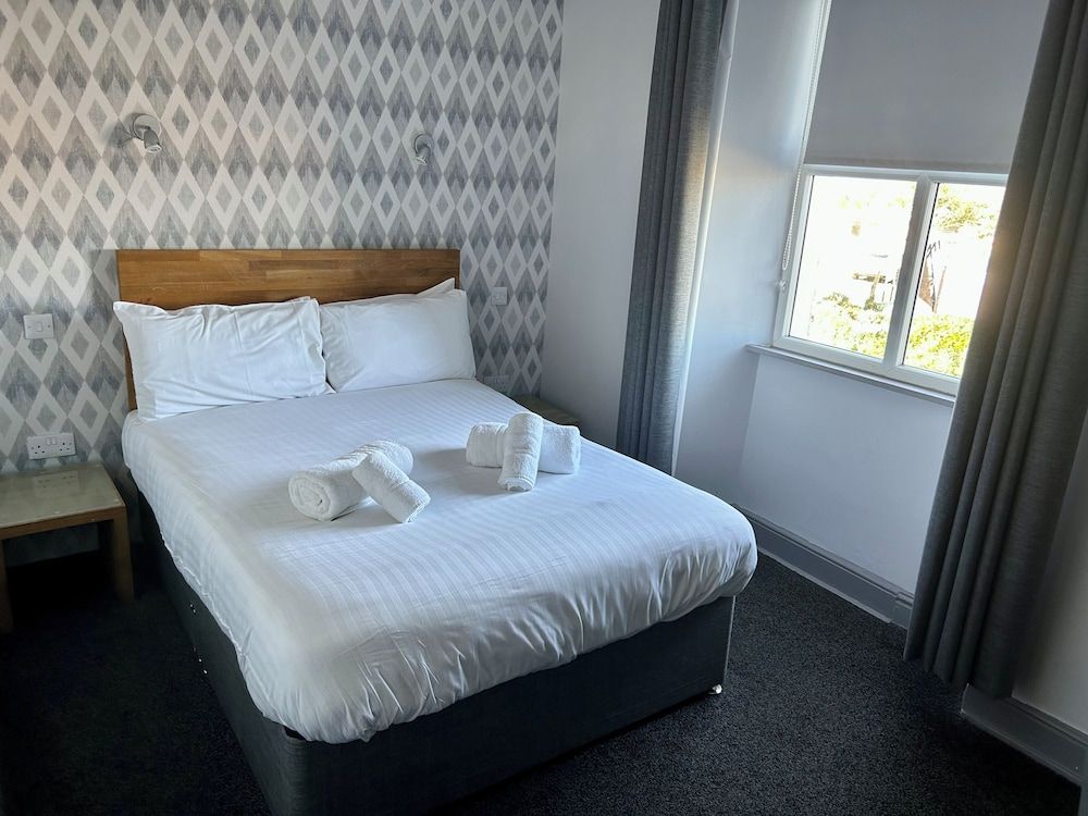 The Valley Anglesey Classic Family Room for 4 2