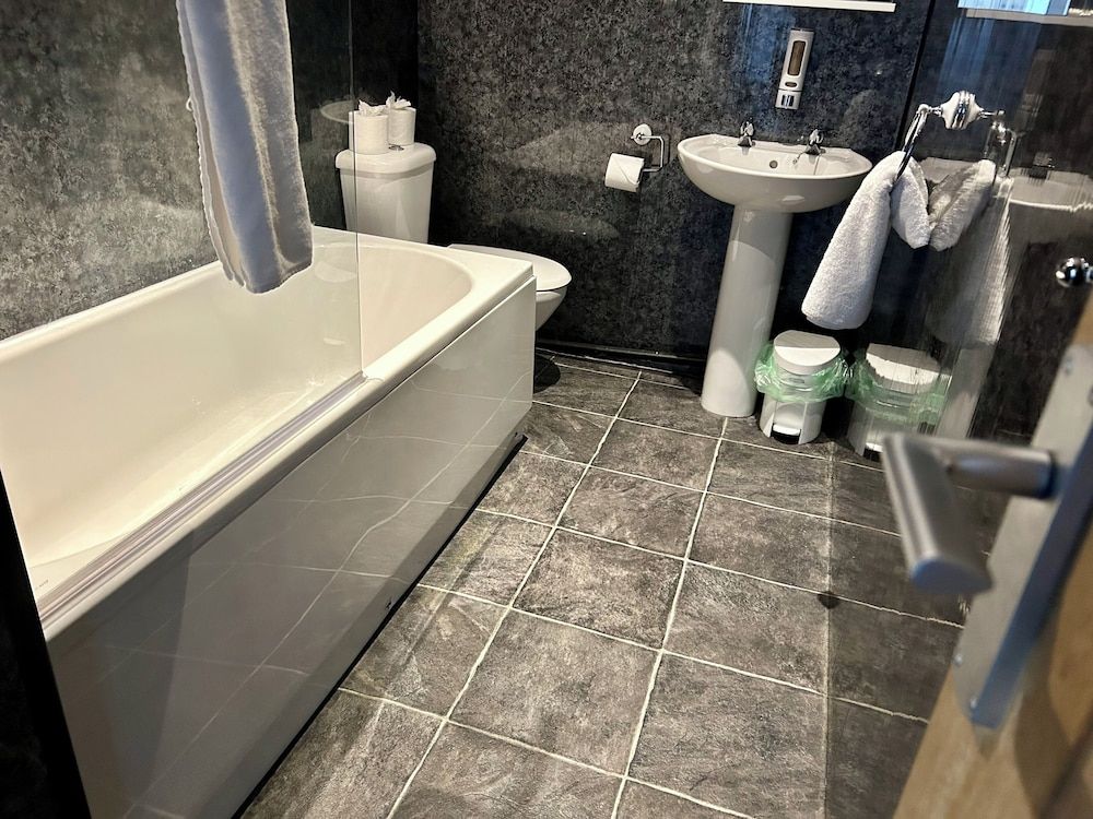 The Valley Anglesey Classic Family Room for 4 7