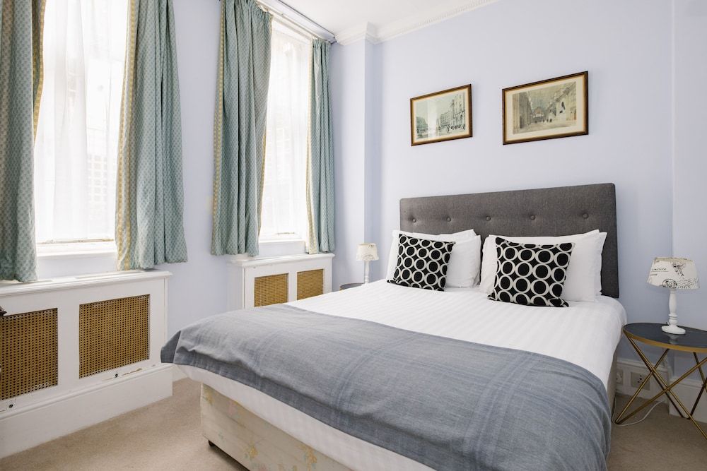 The Abbey Notting Hill Lower Ground Double Room 3