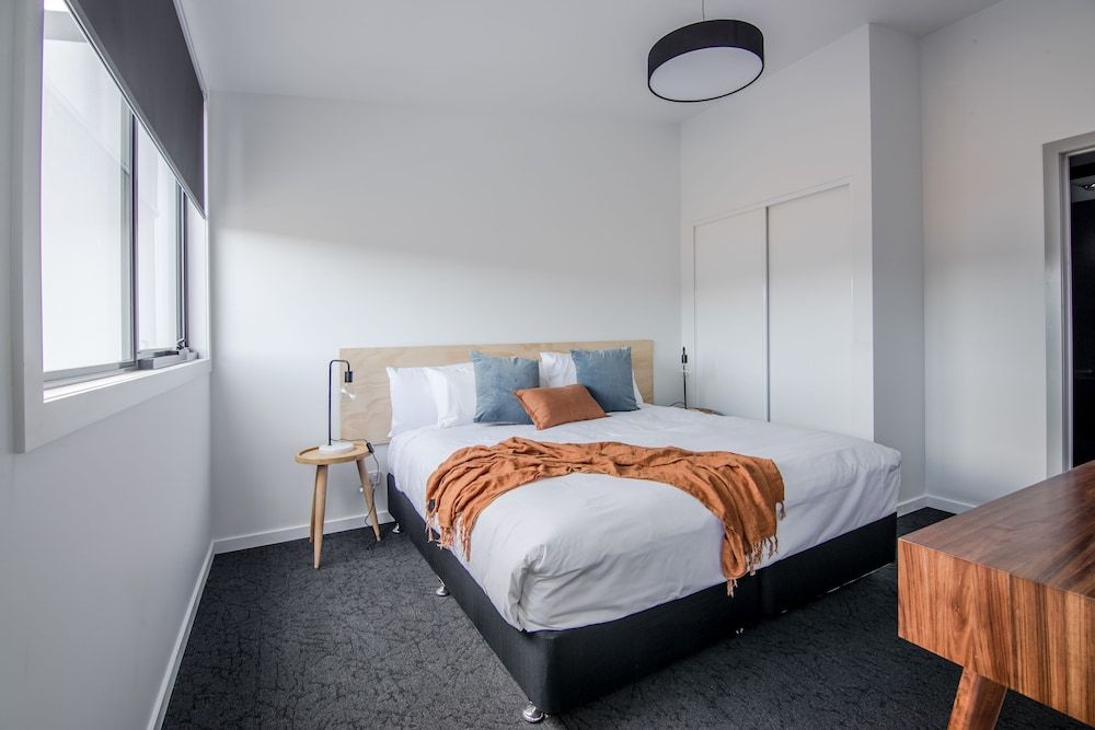 Change Overnight Game Changer - Premium City View