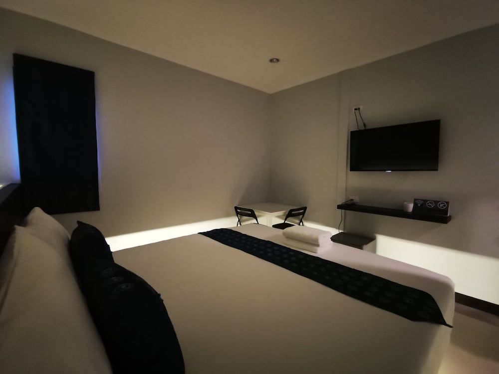 undefined Skyline Resort 7