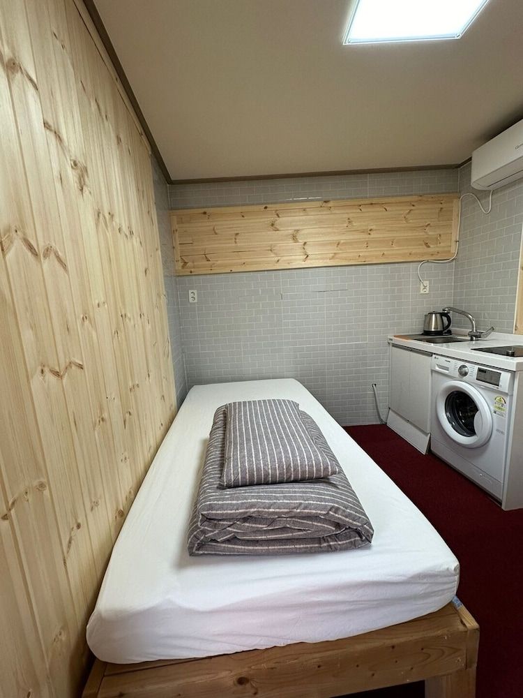 undefined Seoul Station R Guesthouse 2
