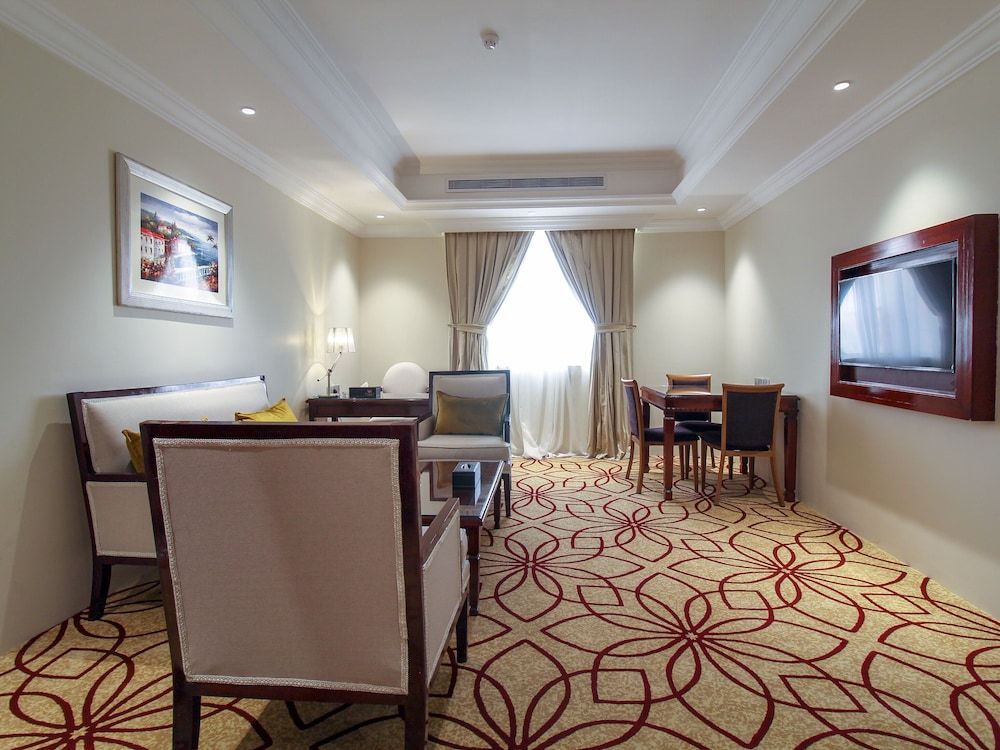 undefined Lotaz Hotel 8