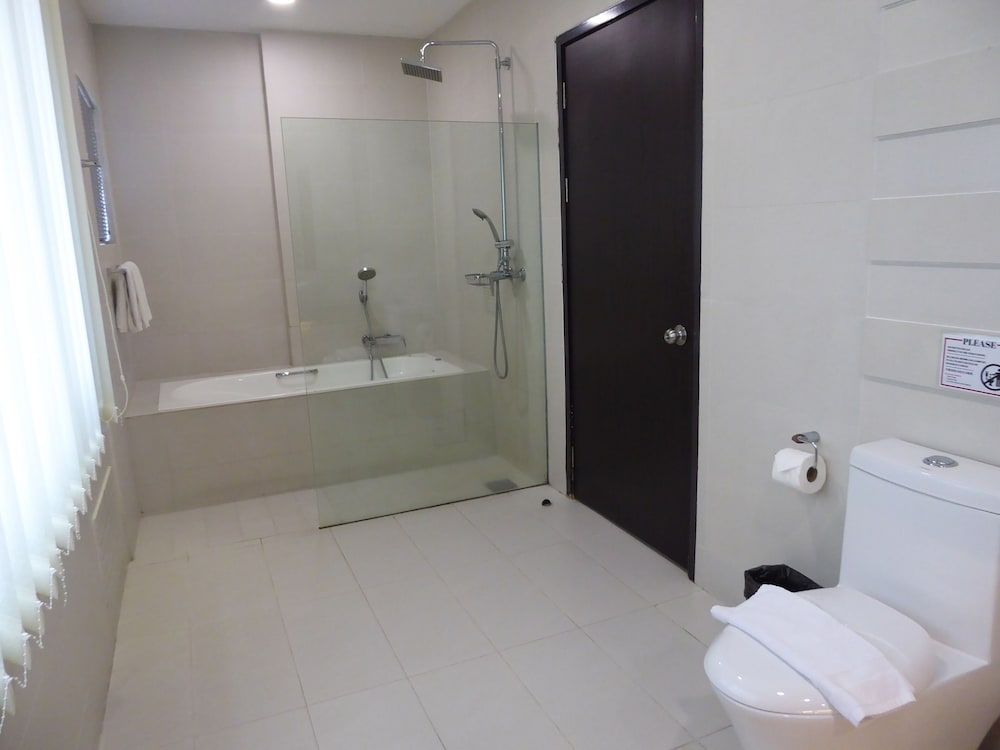 Rimbun Suites & Residences Basic Apartment, 3 Bedrooms, Non Smoking, Kitchenette 12