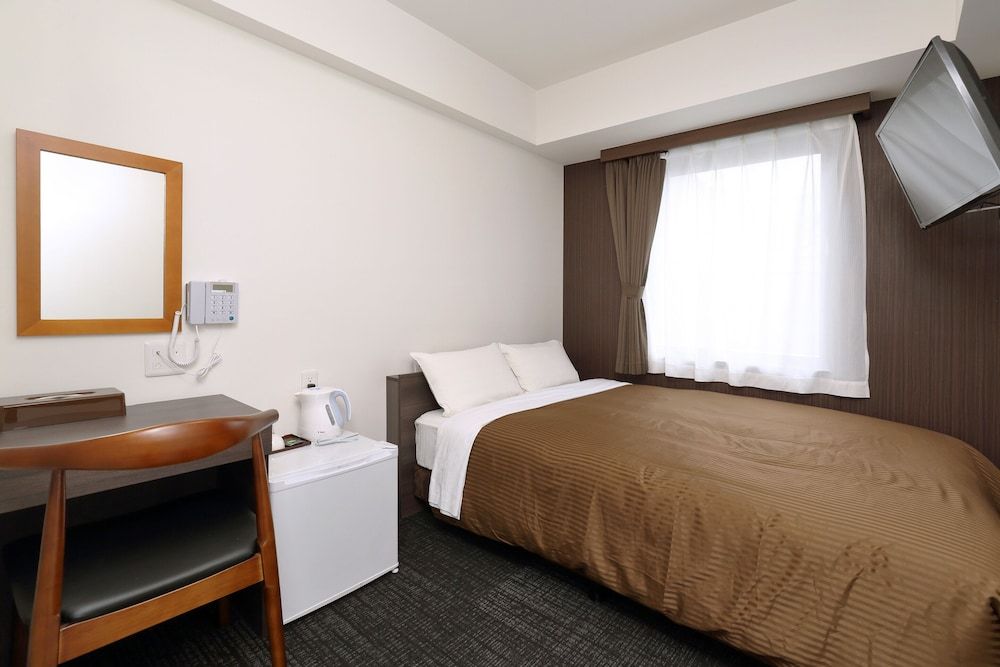 Double Room, Smoking