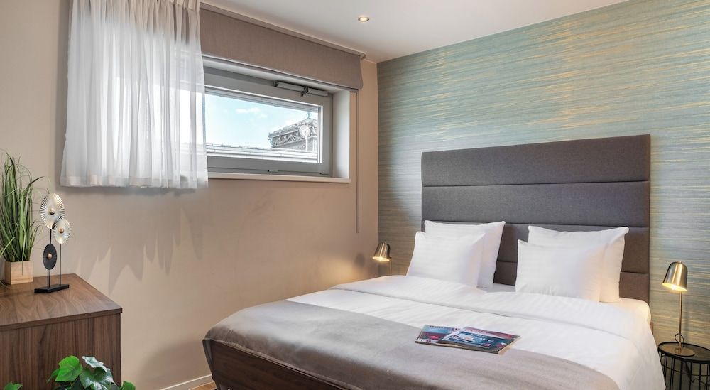 VN17 Rooftop Suites by Adrez Living Apartment