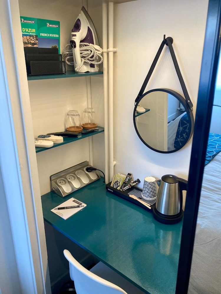 Cannes City B&B Comfort Double Room (Marion Cotillard) 8