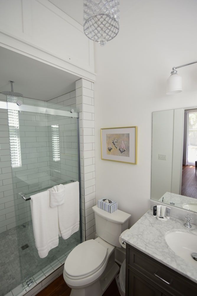 607 Bay Inn Downtown Beaufort Luxury Room, 1 King Bed, River View 3