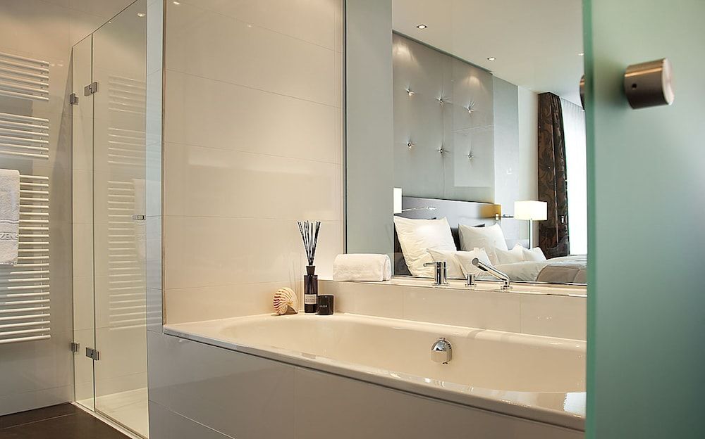 Relais & Châteaux Hotel Burg Schwarzenstein Deluxe Double Room, Balcony 4