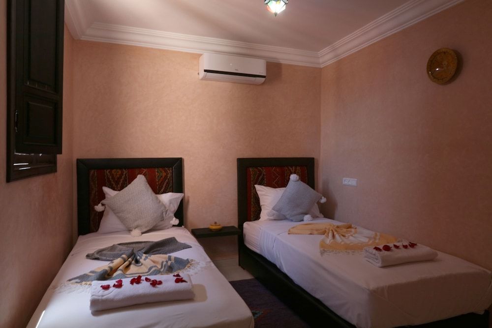 undefined Riad Elite 7