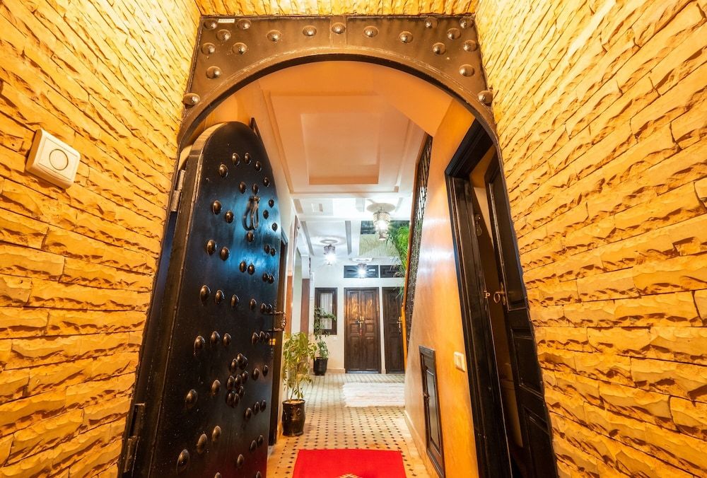 undefined Riad Elite 4