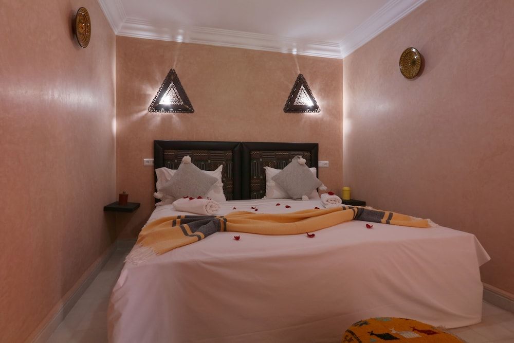 undefined Riad Elite 5