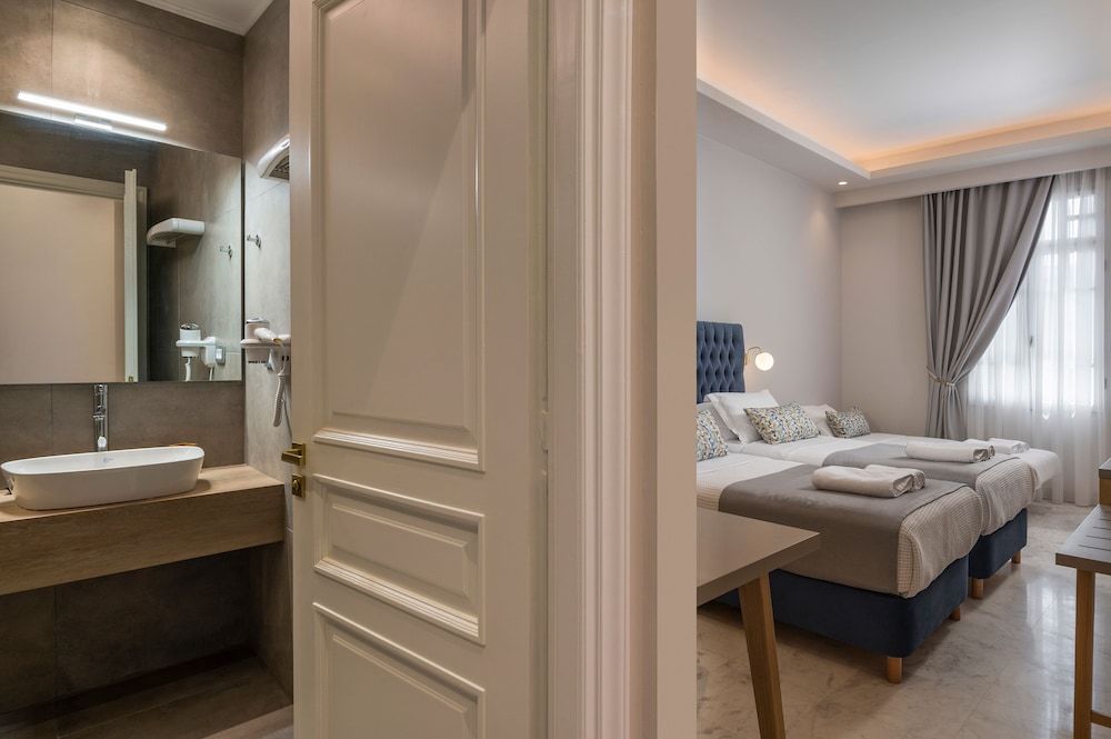 Plaza 1866 Superior City Rooms Deluxe Triple Room (201) 14