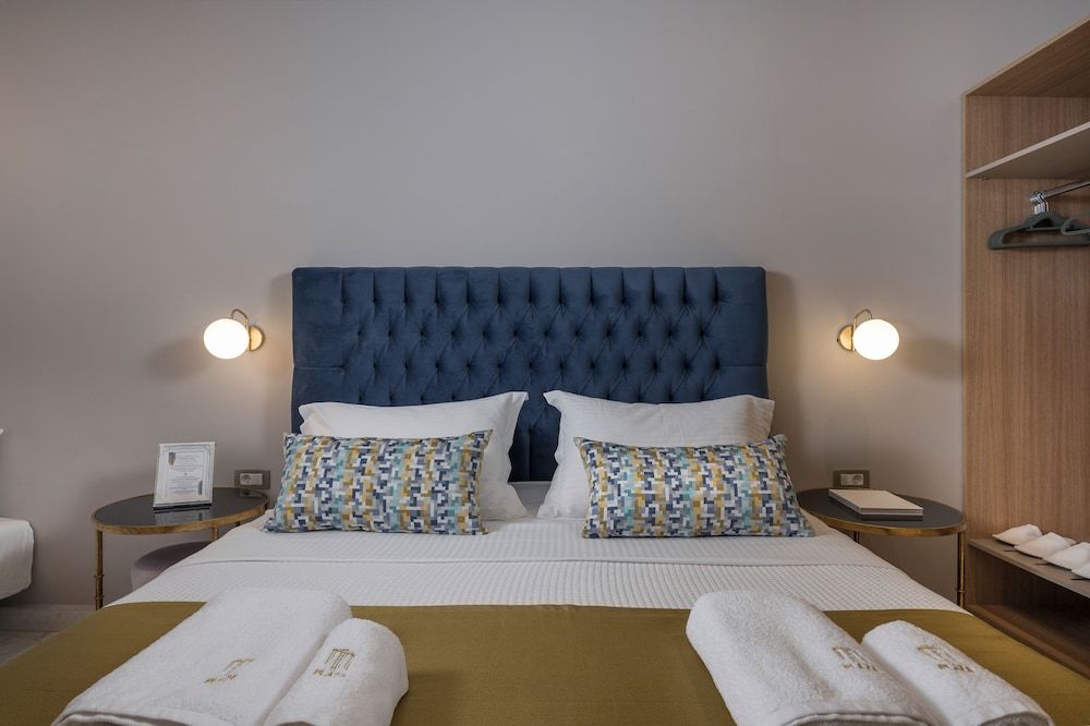 Plaza 1866 Superior City Rooms Deluxe Triple Room (201) 4