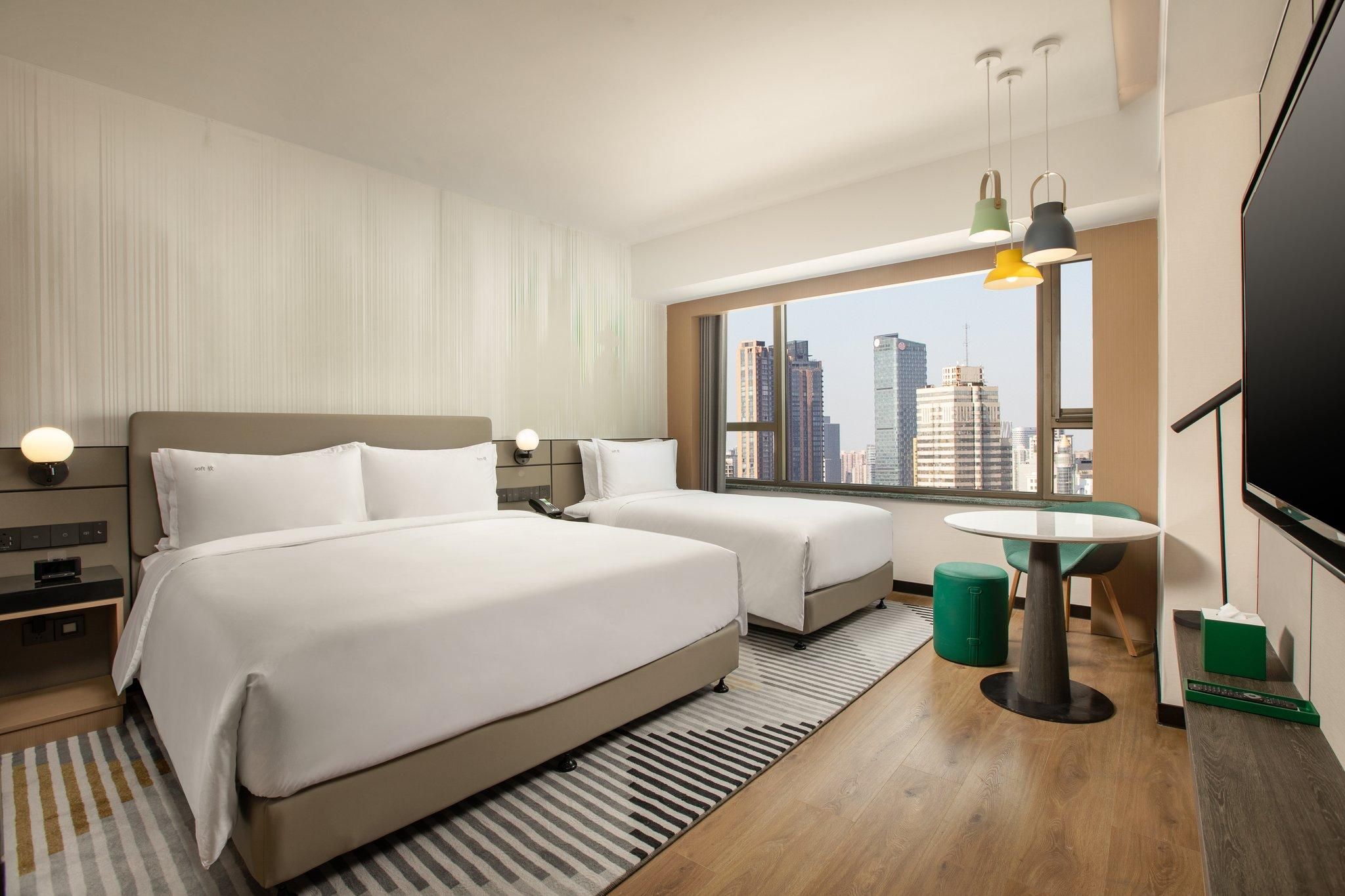 1 King 1 Single Standard Nanjing Road View
