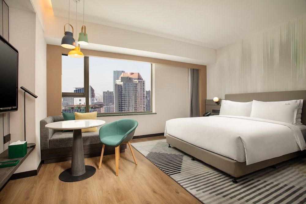 Standard Room, 1 King Bed, City View