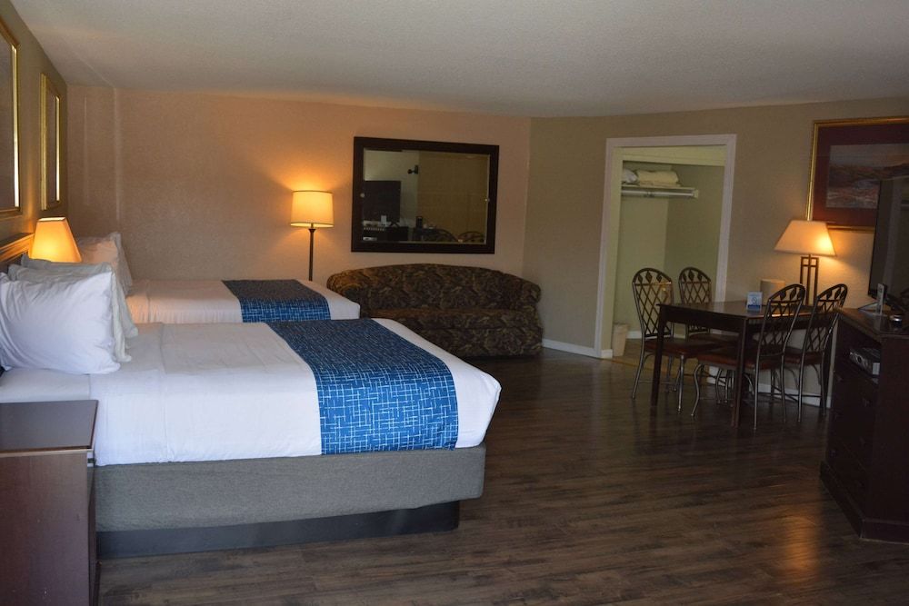 Deluxe Studio Suite, 2 Queen Beds, Non Smoking