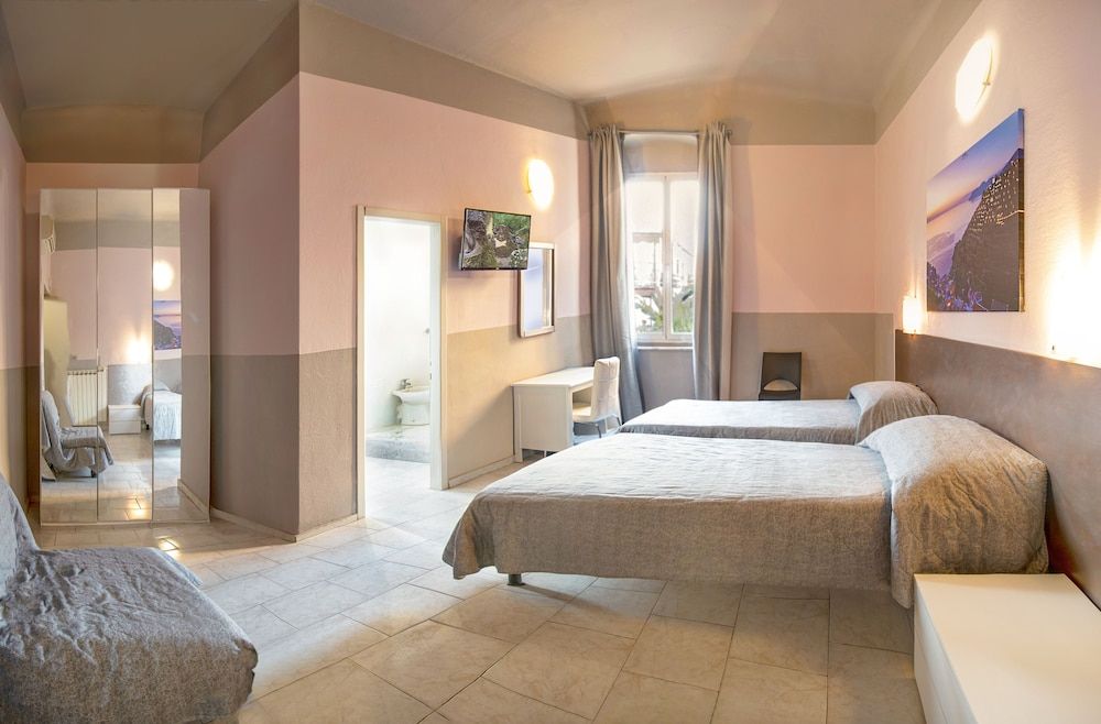 Albergo La Villetta Triple Room 8