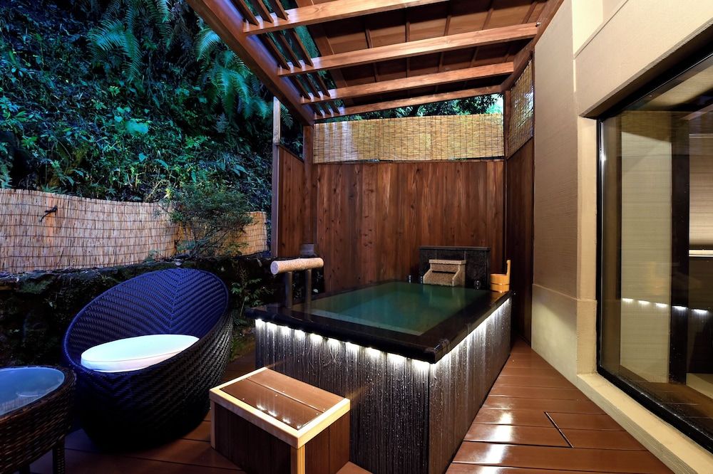 Superior Twin Room with Open-Air Hot Spring Bath with wood deck, 44m2 (Yama-no-Terrace) Non smoking