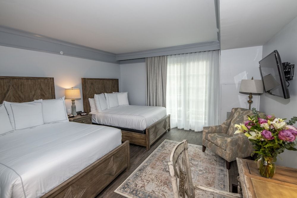 Oaks on the River Standard Room, 2 Queen Beds (Standard Double)