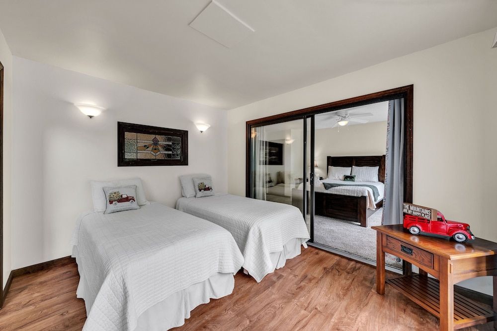 Cabin, 3 Bedrooms (Fife Bridge)