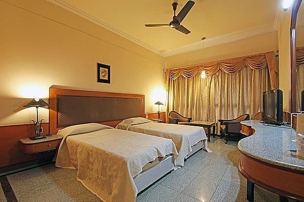 undefined Ashraya International Hotel 5